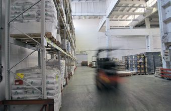 Certain advantages exists for the company that fully controls and manages its inventory.